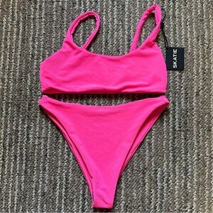 Skatie Mya Top Kelly Bottom Neon Pink Ribbed Bikini Set Size Medium Pool